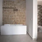 Mama Guest